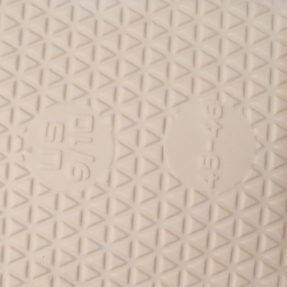 Horse Emoji slippers - Picture 3 of 4